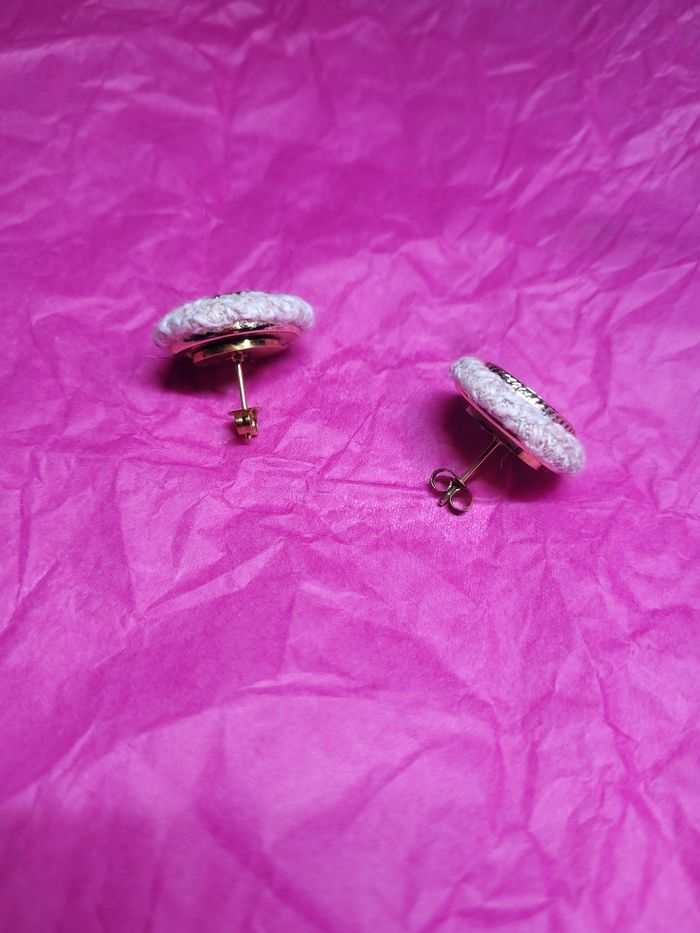 Boucles d'oreilles upcyclé avec jolis boutons - photo numéro 8