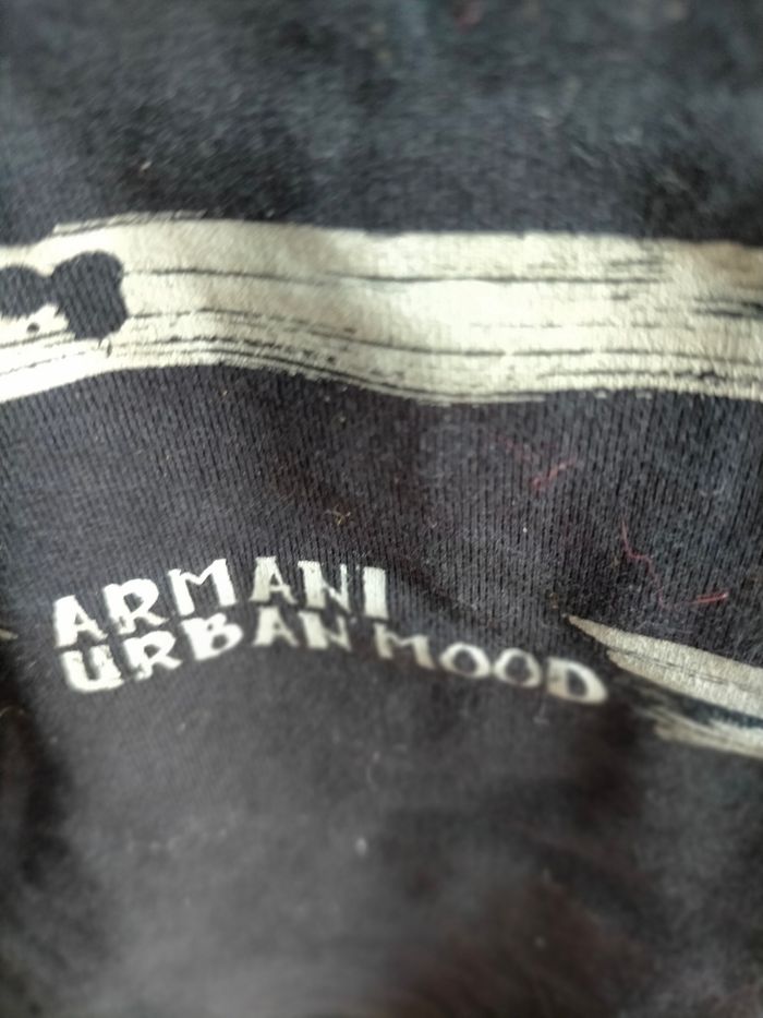 Ravissant tee shirt Armani  2 ans - photo numéro 3