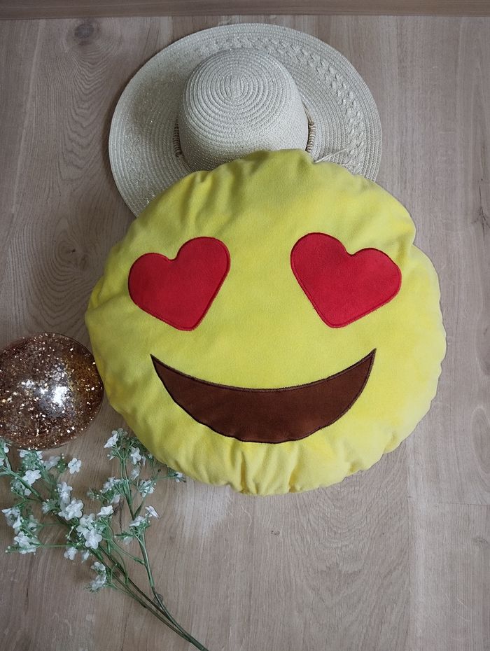 Coussin/oreiller smiley cœur