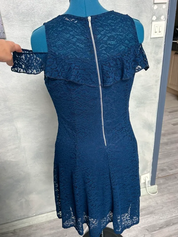 Robe ajustée et évasée - photo numéro 4