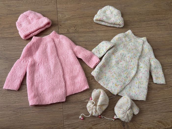 Gilet et bonnet naissance tricot