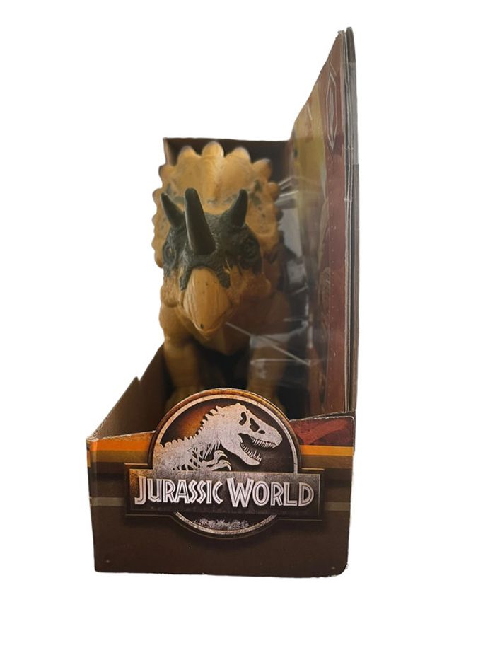 Figurine dinosaure électronique Jurassic World Dino Trackers Regalicerarops Mattel neuf - photo numéro 4