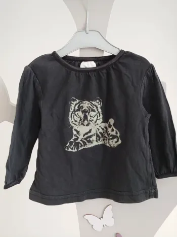 Tee-shirt manches longues noir imprimé tigre pailleté taille 6 mois