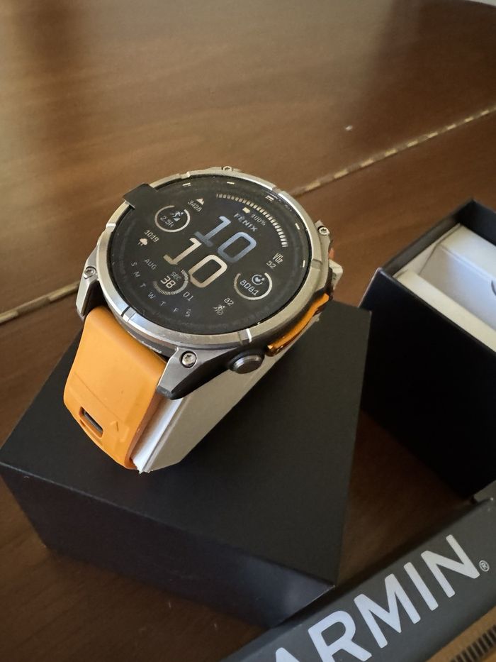 Montre connectée Garmin fenix 8 47 mm AMOLED saphir titane orange étincelant graphite - photo numéro 4