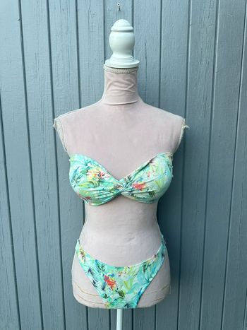 Maillot de bain 2 pièces coloré fleuri Etam