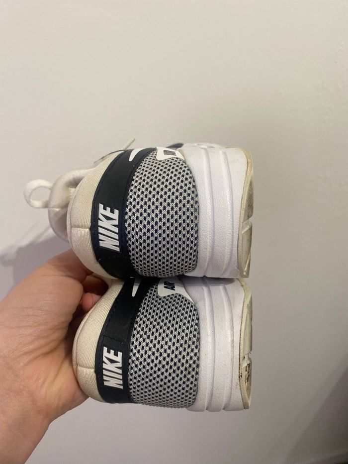 Basket Nike air essential noir et blanches - photo numéro 5