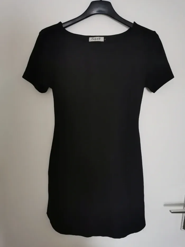 Robe noire suédine