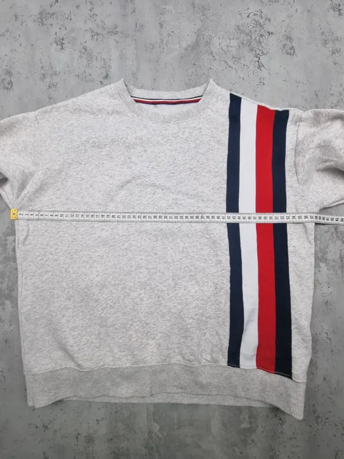 Sweat Tommy Hilfiger gris M Hommes (mesures en photos) - photo numéro 7