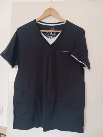 Tee shirt