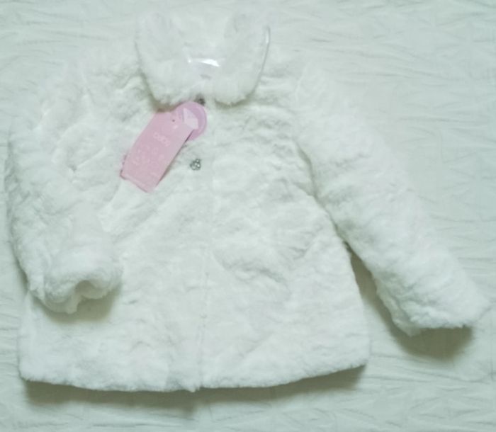Gémo manteau veste fausse fourrure blanche 24 mois