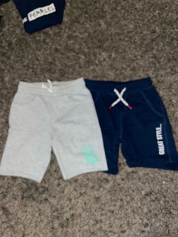Lot 2 shorts 8 ans