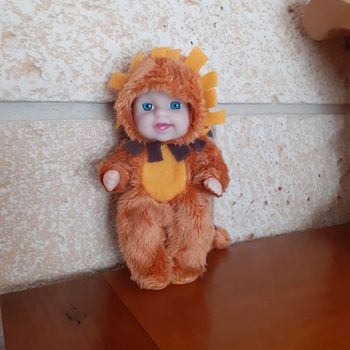 Mini Poupon avec déguisement Petit Lion