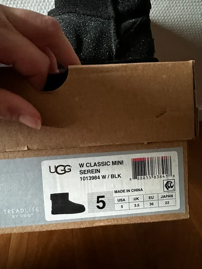 Ugg noir - photo numéro 2
