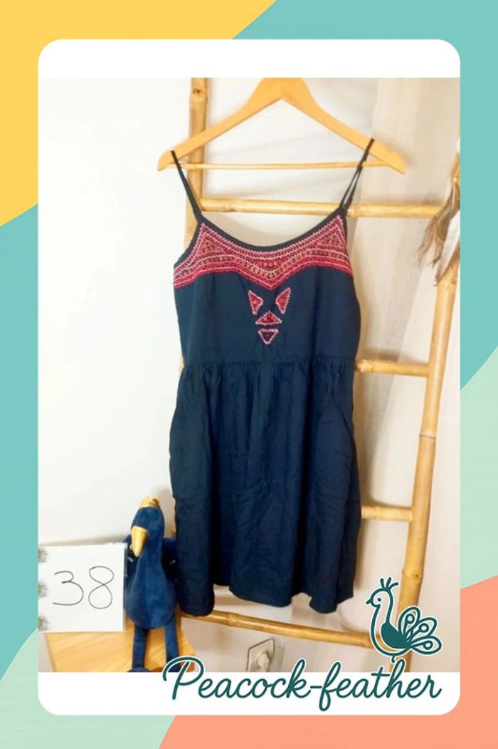Robe noire et bordeaux 38