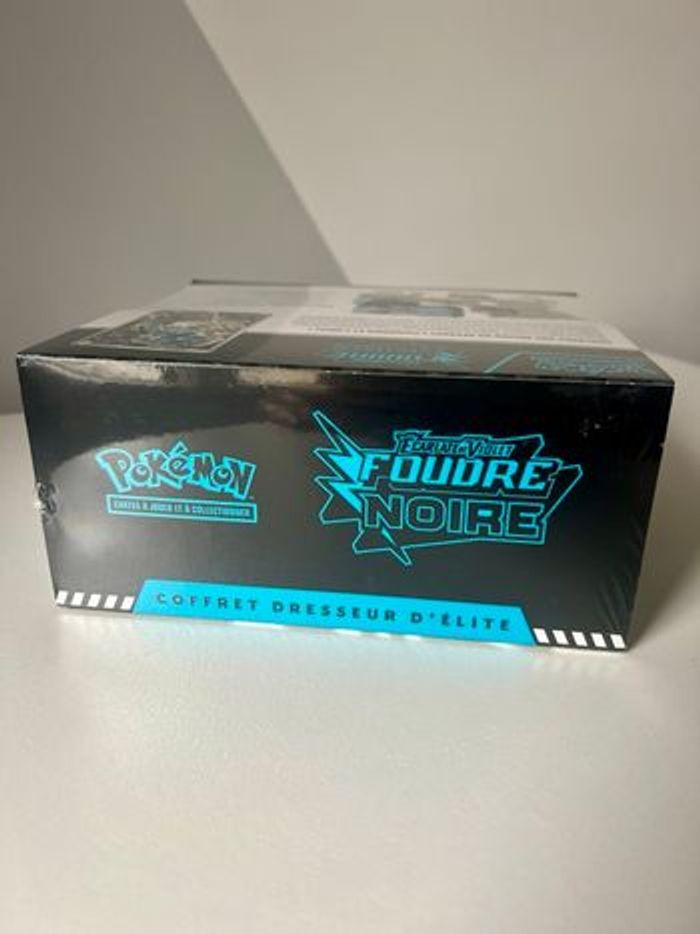 Coffret dresseur d’élite etb foudre noire ev10.5 cartes Pokémon - photo numéro 4