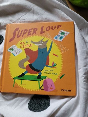 Super loup va à l ecole