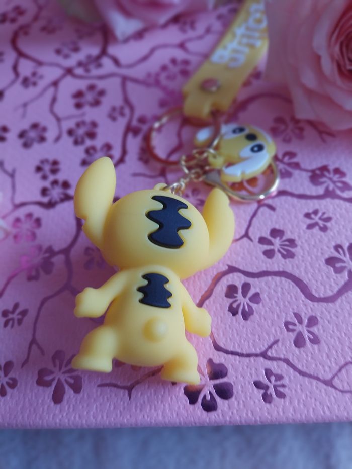 Porte clé stitch jaune - photo numéro 4