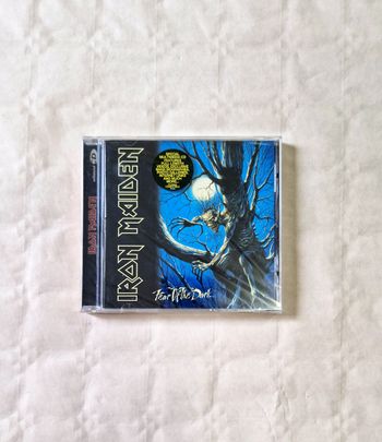Album cd , Iron maiden  ,  sous blister  , fear of the dark