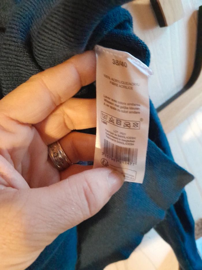 Pull bleu - photo numéro 2