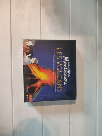 Nathan mon coffret Montessori : Les Volcans