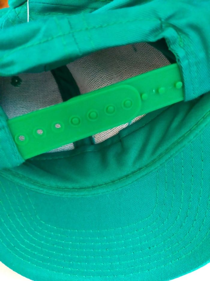 Casquette verte unie – style basique et moderne - photo numéro 3