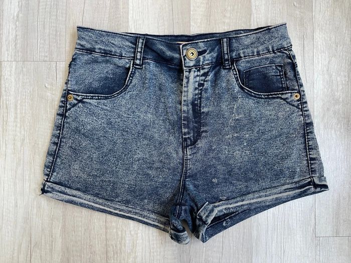 short ~ bershka ~ taille 34