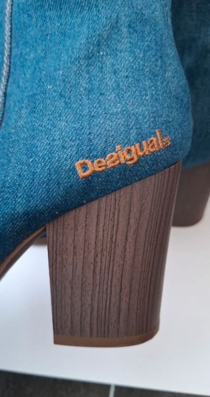 Botts / Bottines DESIGUAL P39 - photo numéro 2