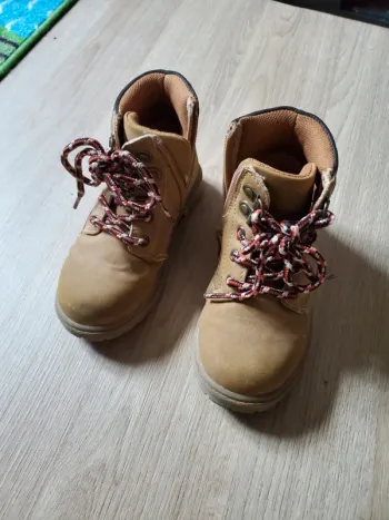 Chaussures montantes 25