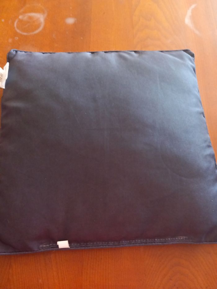 Coussin 40x40 cm. - photo numéro 4