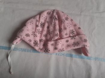 Bonnet rose motif flocons de neige