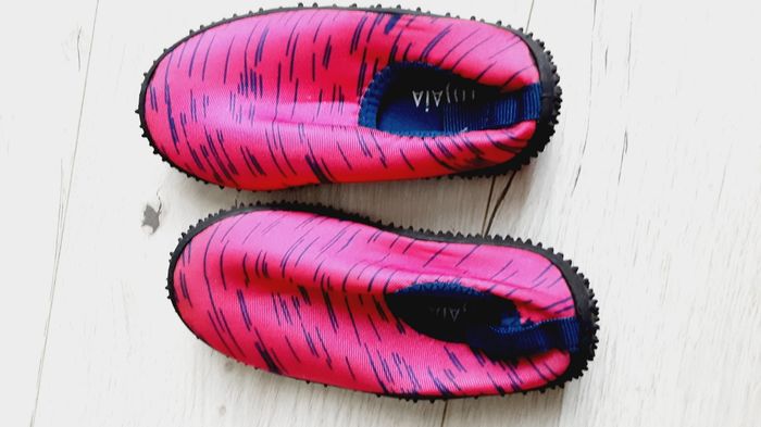 Chaussures de plage piscine eau rose fille Tissaia pointure 24 Neuves - photo numéro 2