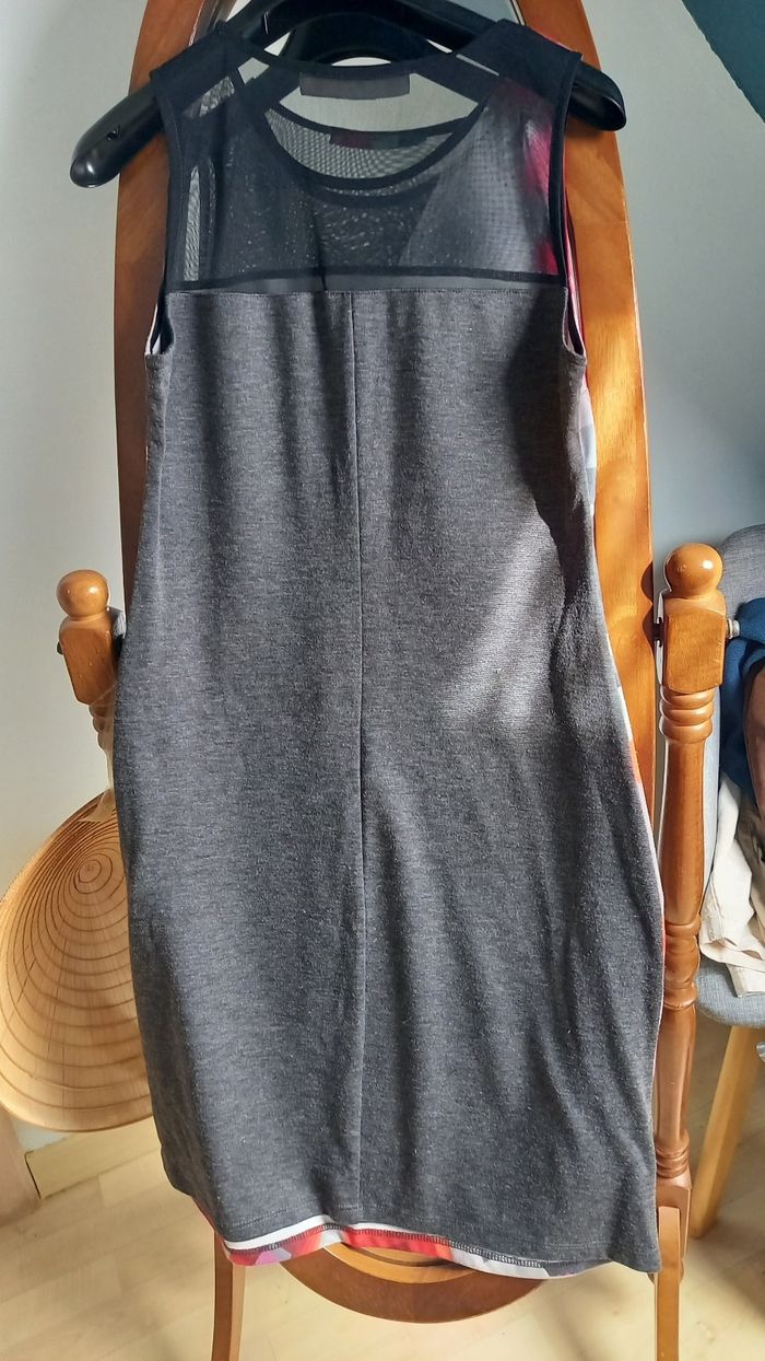 Robe sans manches - photo numéro 2