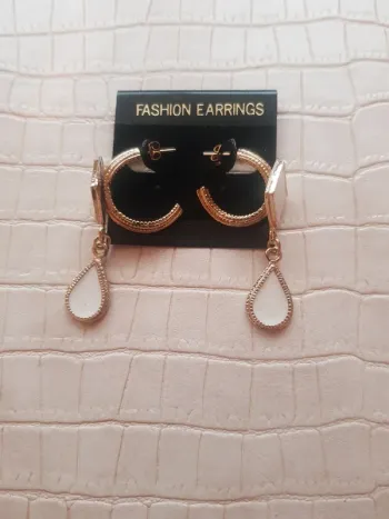 Paire de boucle d'oreille métal