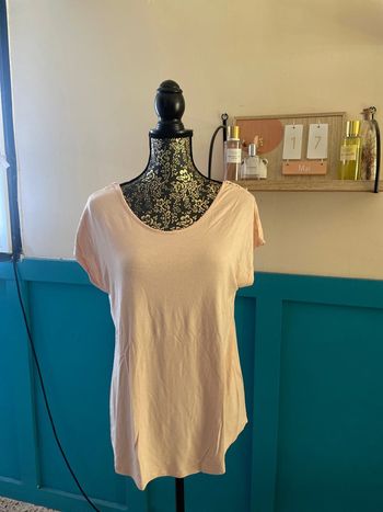 T-shirt avec détail dentelle dans le dos