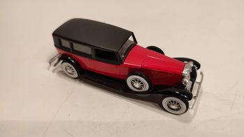 pièces détachées Duesenberg J rouge et noir 1/43 1/43e 1/43eme marque Solido