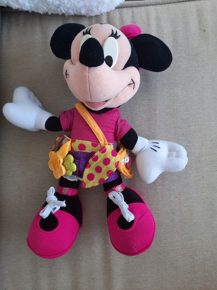 Peluche Minnie de motricité fine pour apprendre à lacer boutonner - photo numéro 2