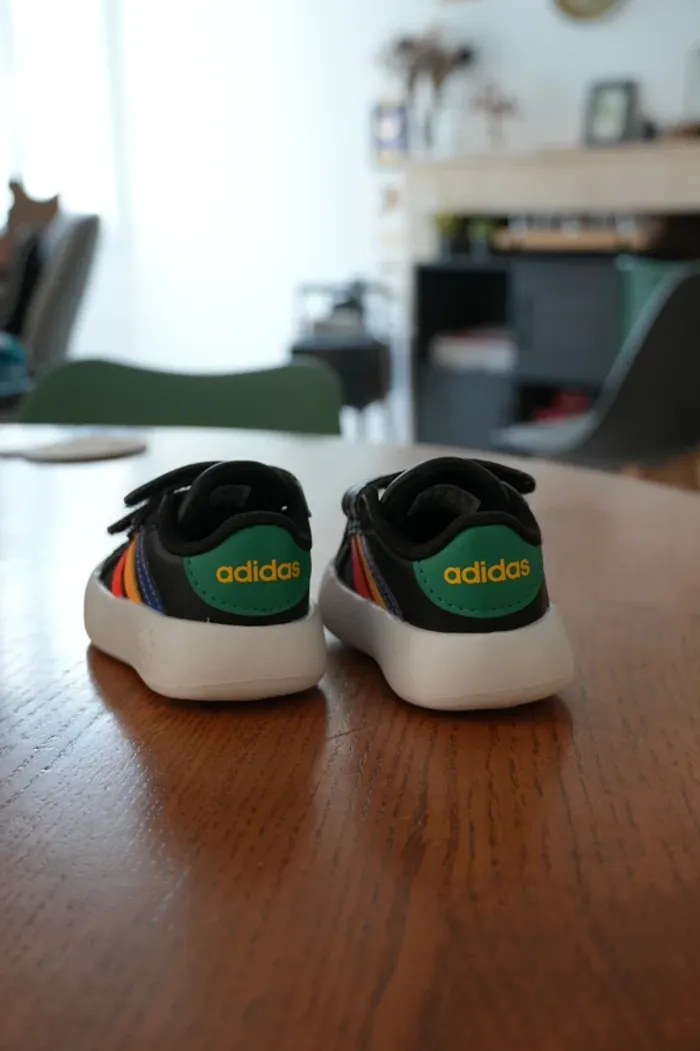 Baskets bébé Adidas noires colorées – Pointure 19 - photo numéro 4
