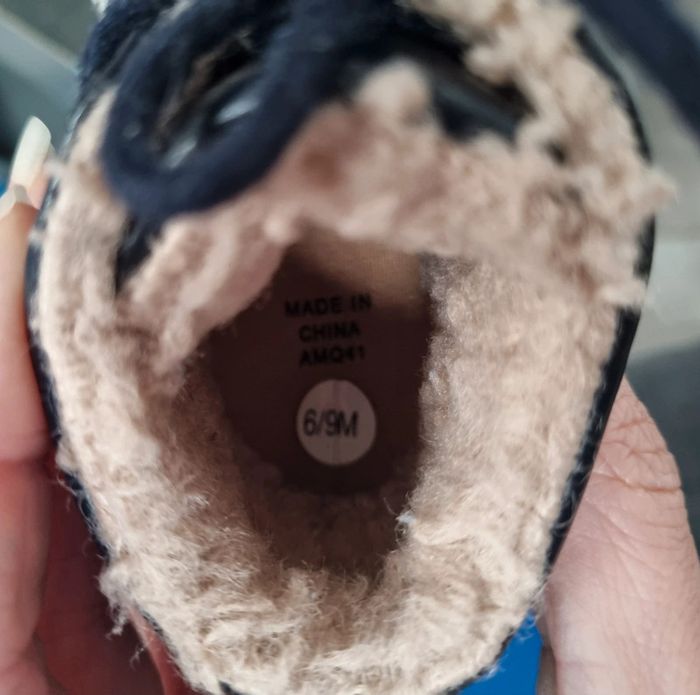 Petites chaussures fourrées 6.9 mois - photo numéro 4