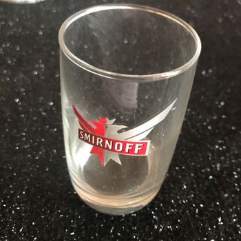 Verre smirnoff * prix 1e * kiki60230