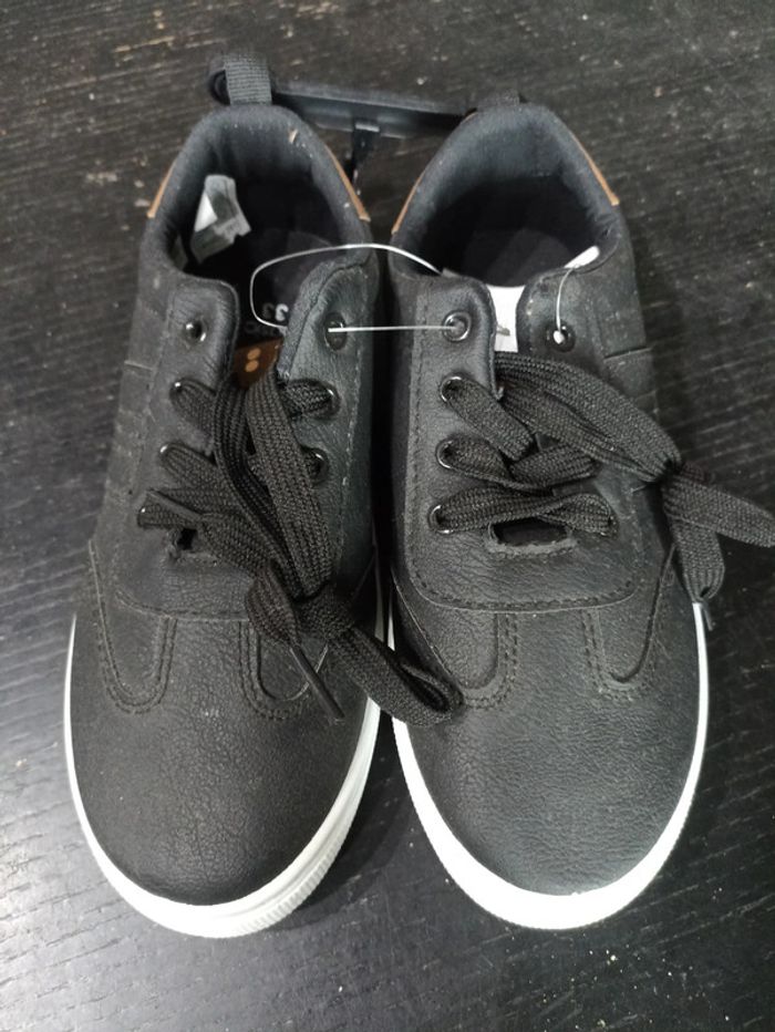 Basket noire taille 33 - photo numéro 2