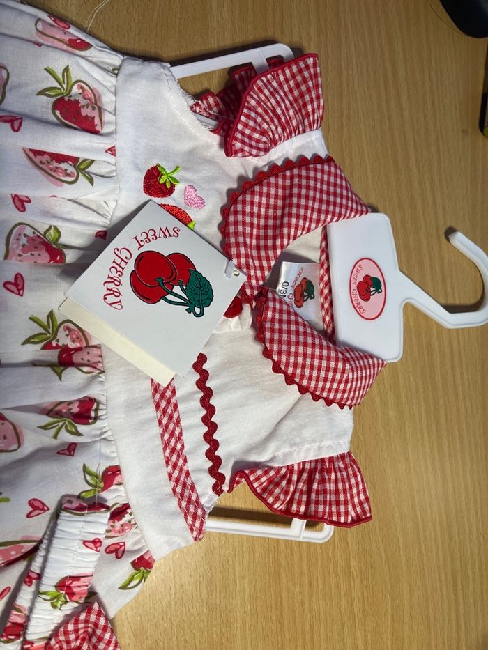Robe fraise + bandeau  bébé fille 0/3 mois - photo numéro 3