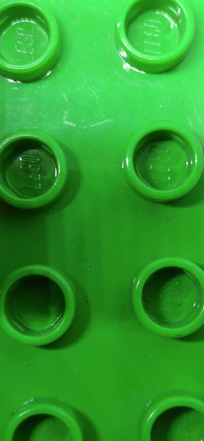 Vache marron sur plaque verte avec abreuvoir et râtelier lego duplo - photo numéro 12