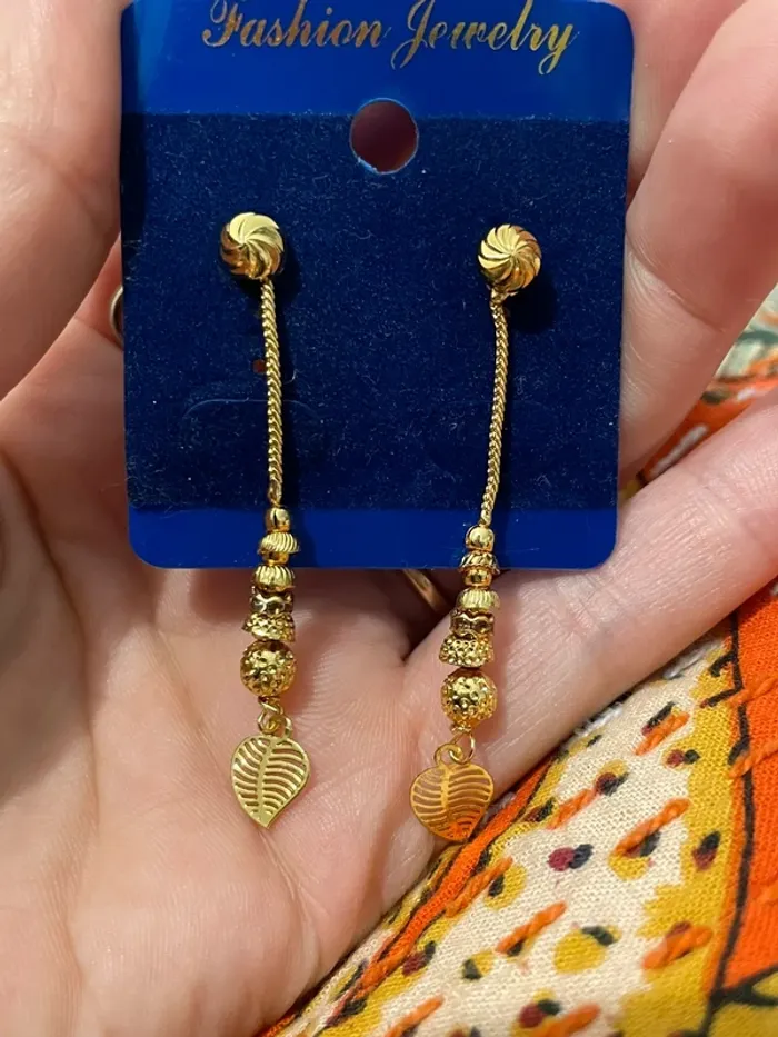 Lot de deux paires de boucles d’oreilles originales et élégantes - photo numéro 4
