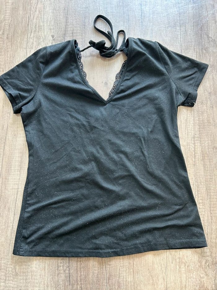 T-shirt manches courtes avec noeud et dentelle