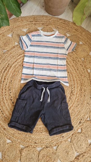 Ensemble t-shirt rayé kiabi et short bleu marine Orchestra 💥5 ans💥