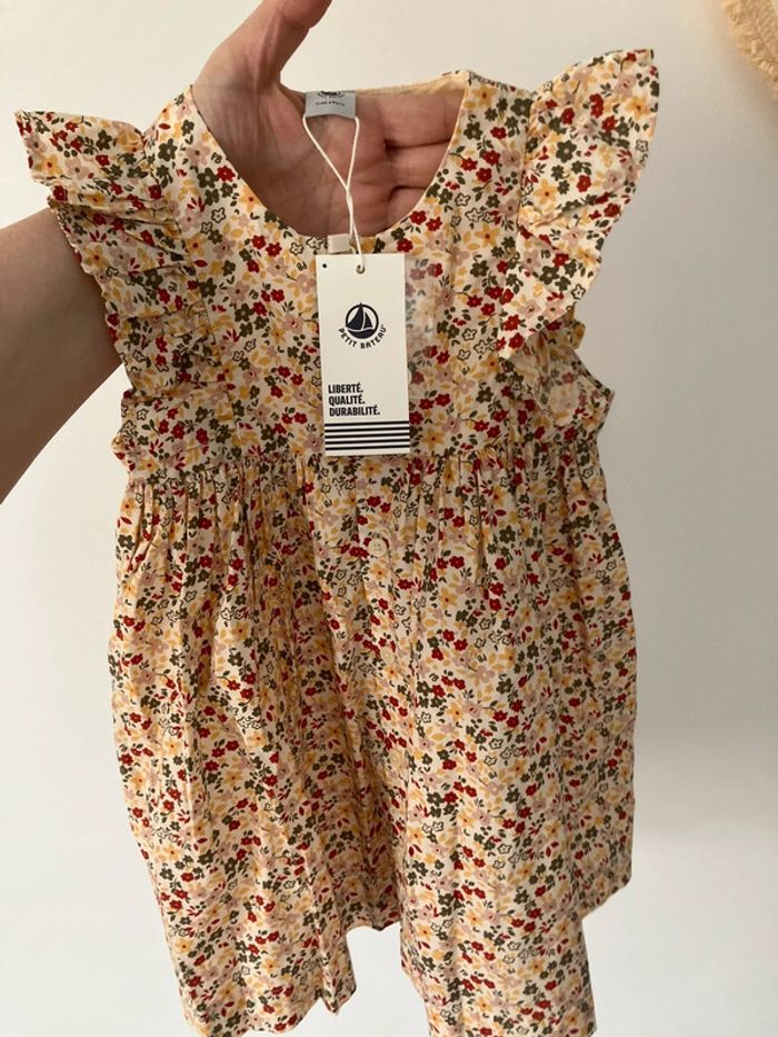 Robe fleurie et sa culotte bloomer assortie