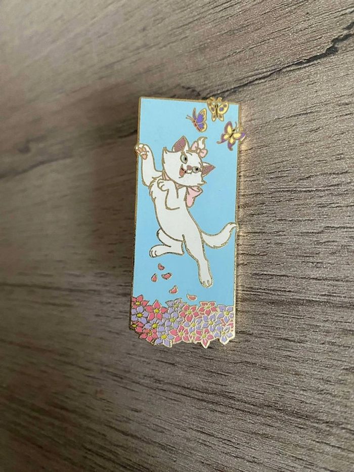 Pins Disney Disneyland aristochats Marie style marque page papillons pétales édition limitée 500