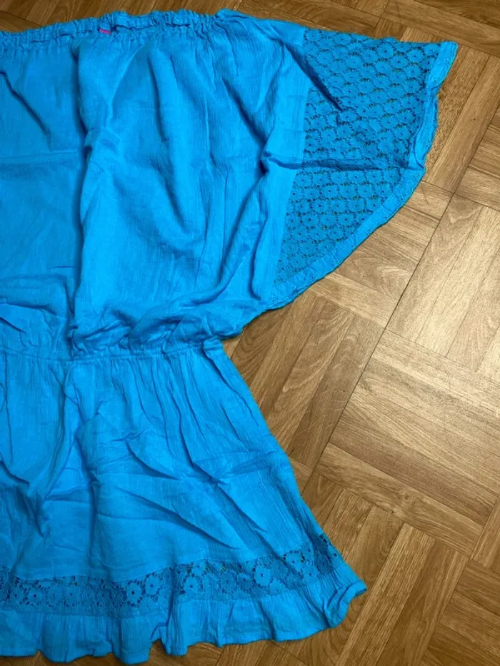 Robe avec manches en dentelles - photo numéro 3