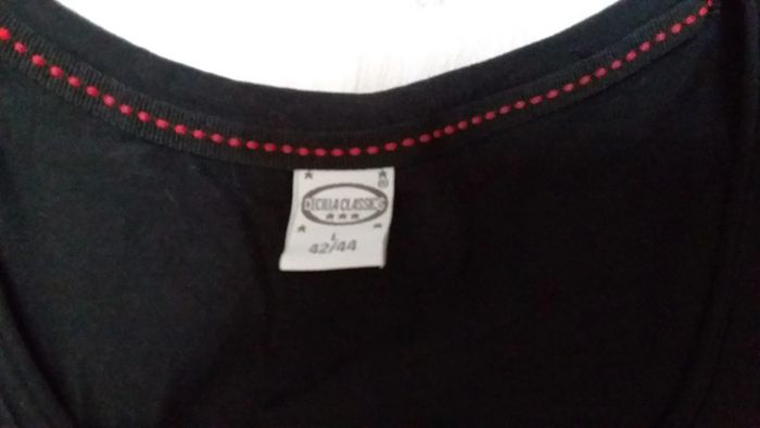 Haut noir en excellent état - photo numéro 2