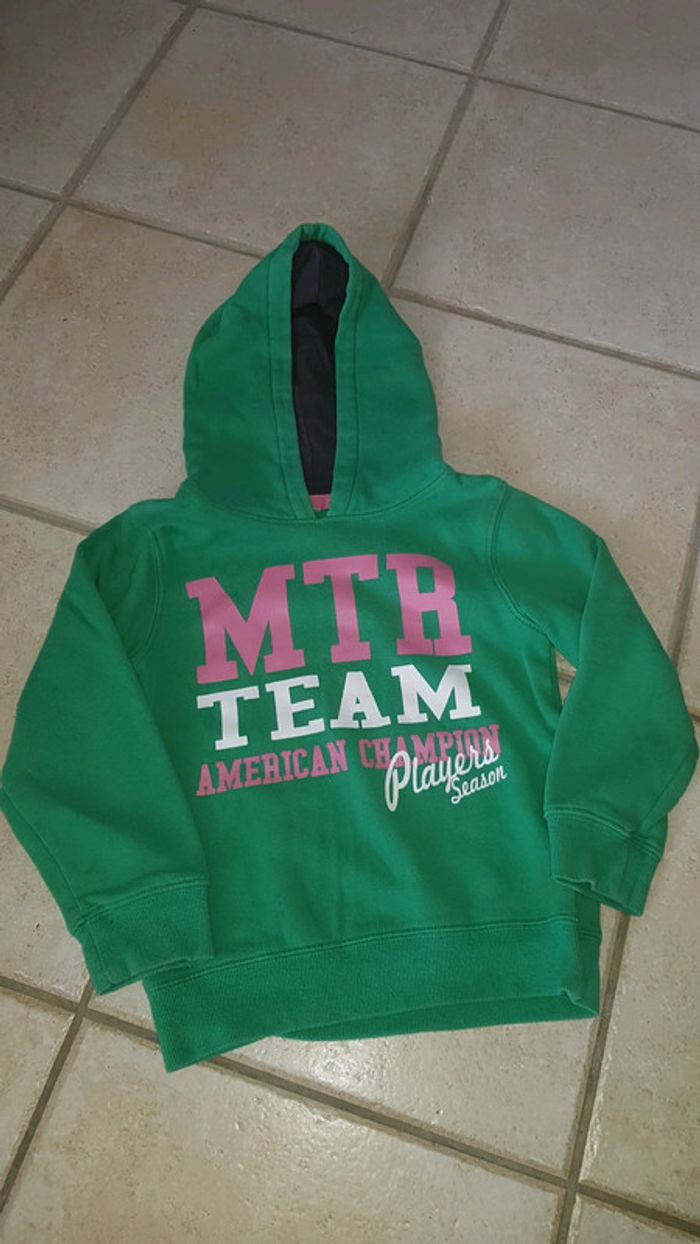 Pull capuche vert